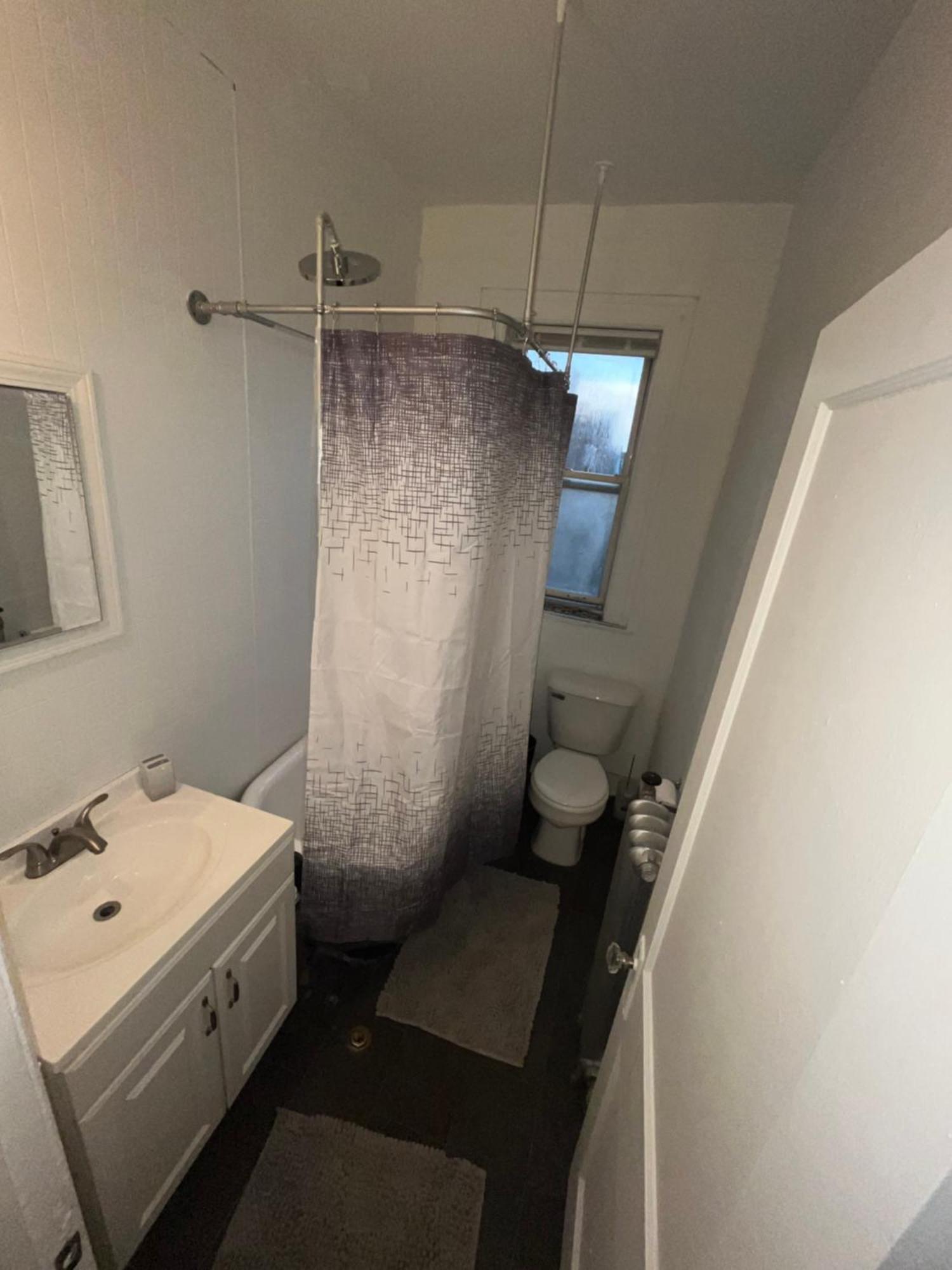 2 Bedroom Stylist Apartment Детройт Экстерьер фото